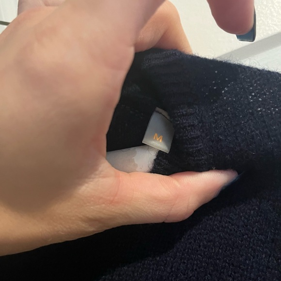 Cashmere sweater by Parisian designer 💙 - Picture 5 of 5